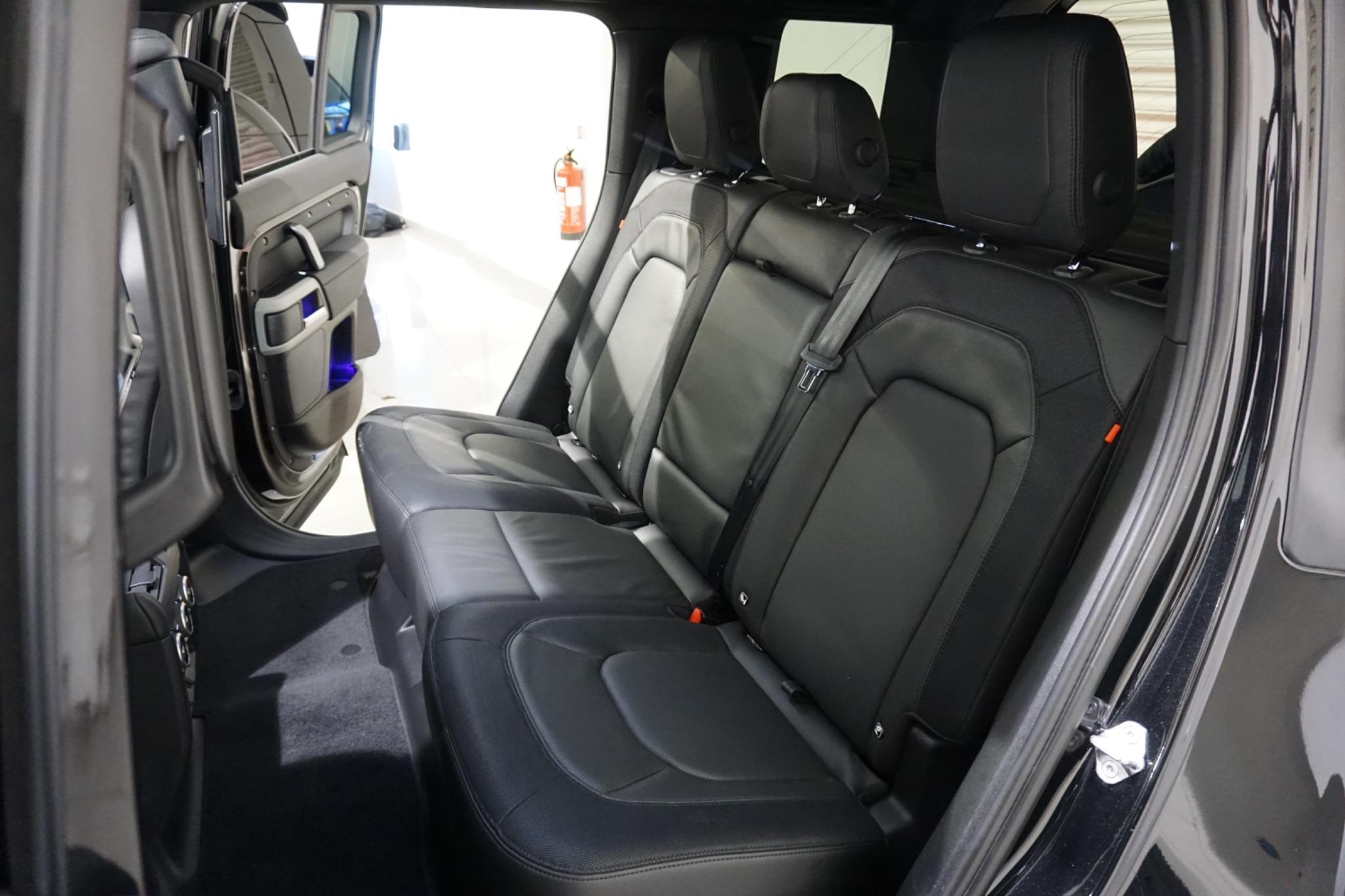 Land Rover Defender 110 2.0 P400e 15.4kWh X-Dynamic HSE Auto 4WD Euro 6 (s/s) 5dr